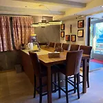 Apartamento Spacious 3-bedroom In *