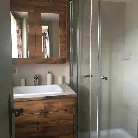 Apartment Spacious 3-bedroom In